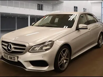 Begagnad Mercedes E250 AMG line 2015 Silver Sedan