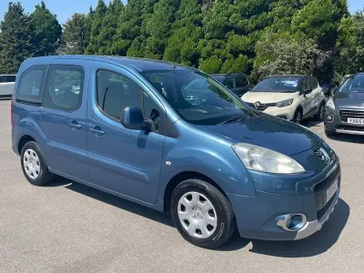 Used Peugeot TePee S 92 HP (67 kW) 2011 Estate