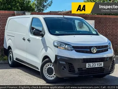Used Vauxhall Vivaro S 101 HP (74 kW) 2023 White MPV