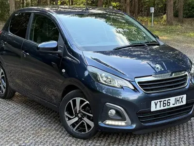 Used Peugeot 108 Allure 82 HP (60 kW) 2016 Blue Hatchback