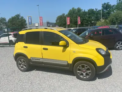 Usado Fiat Panda Cross Cross 90 HP (66 kW) 2014 Amarelo Citadino