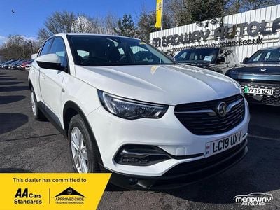 Used Vauxhall Grandland X 2019 White SUV