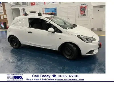 Used Vauxhall Corsa 75 HP (55 kW) 2018 White Van