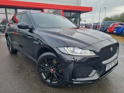 Usado Jaguar F-Pace Chequered Flag 180 HP (132 kW) 2020 Preto SUV