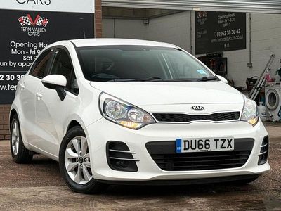 Used Kia Rio 84 HP (61 kW) 2016 White Hatchback