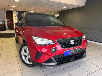Begagnad Seat Arona FR 2024 Röd SUV