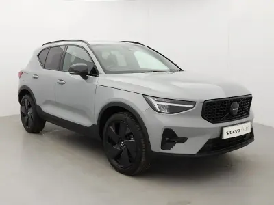 Usado Volvo XC40 Plus 2025 Cinzento SUV