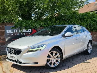 Käytetty Volvo V40 Inscription 120 HP (88 kW) 2017 Hopea Viistoperä