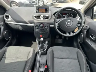 Used Renault Clio GrandTour Dynamique 2011 Grey Estate