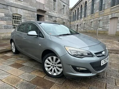 Used Vauxhall Astra 140 HP (102 kW) 2012 Silver Hatchback