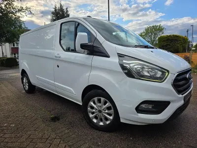 Used Ford Transit Custom Limited 130 HP (95 kW) 2020 White Van