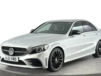 Usado Mercedes C220 AMG line 194 CV (142 kW) 2020 Plateado Berlina