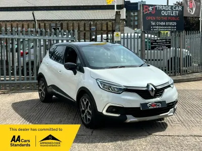 Used Renault Captur Signature 2018 White/black SUV