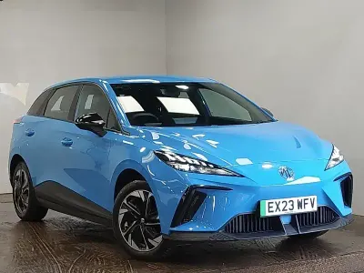 Używany MG MG4 EV SE 149 kW (203 KM) 2023 Niebieski Hatchback