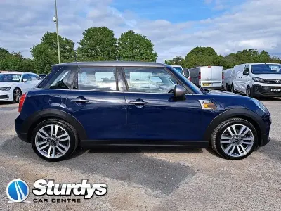 Usado Mini Cooper Hatch 136 CV (100 kW) 2017 Azul Utilitario