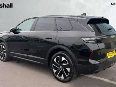 Second-hand Vauxhall Grandland X 136 CP (100 kW) 2025 Negru SUV