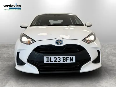 Used Toyota Yaris 116 HP (85 kW) 2023 White Hatchback