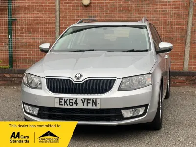Usado Skoda Octavia SE 150 CV (110 kW) 2014 Plateado Familiar