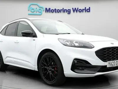 Used Ford Kuga ST-Line 150 HP (110 kW) 2023 White SUV