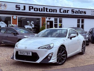 White Used 2013 Toyota GT86 GT Coupe | £15,990 (Expensive)