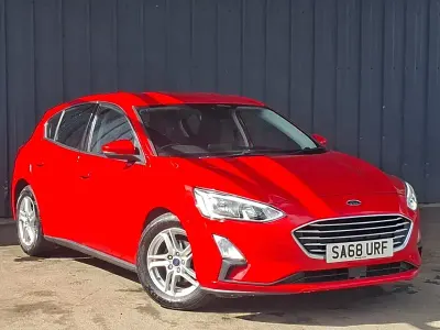 Begagnad Ford Focus Zetec 125 HK (91 kW) 2018 Röd Halvkombi