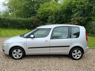 Usado Skoda Roomster 2008 Plateado Monovolumen