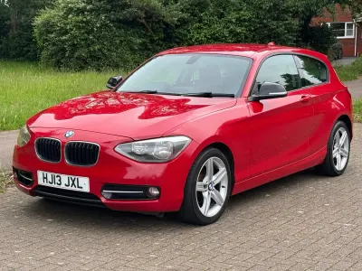 Used BMW 114 Sport Line 2013 Red Hatchback