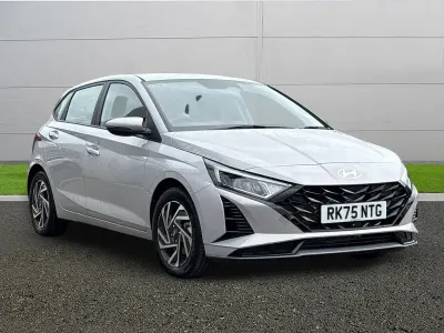 Used Hyundai i20 Advanced 100 HP (73 kW) 2025 Grey Hatchback