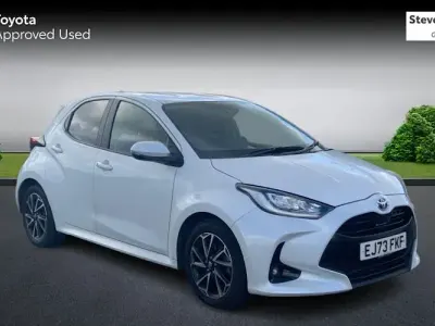Used Toyota Yaris Design 116 HP (85 kW) 2023 White Hatchback