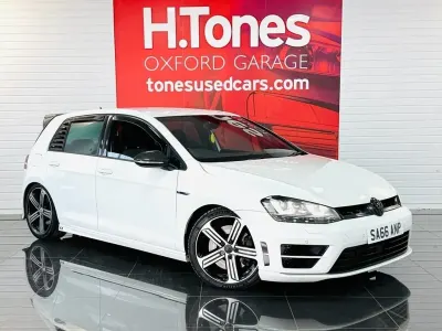 Begagnad VW Golf VII R 2016 Vit Halvkombi