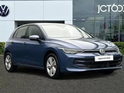 Used VW Golf VIII Life 113 HP (83 kW) 2025 Blue Hatchback