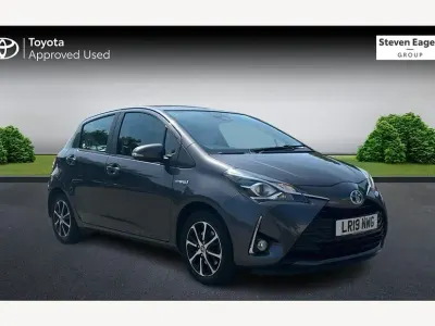 Used Toyota Yaris Hybrid 100 HP (73 kW) 2019 Grey Hatchback