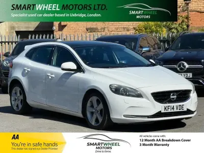 Used Volvo V40 R-Design 2026 White Hatchback