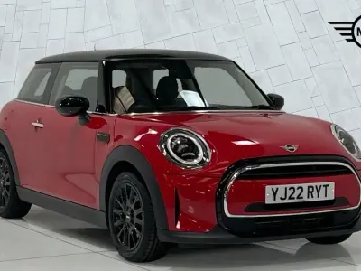 Used Mini Cooper Classic 134 HP (98 kW) 2022 Red Hatchback