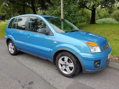 Used Ford Fusion Zetec 80 HP (58 kW) 2010 Blue Hatchback