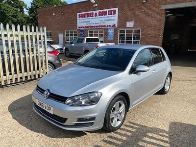 Used VW Golf VII Edition 125 HP (91 kW) 2016 Silver Hatchback