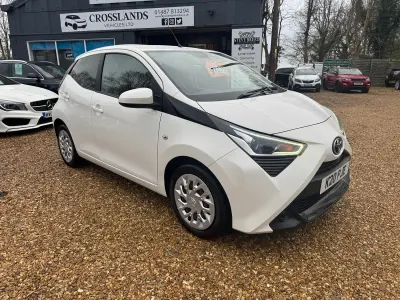 Used Toyota Aygo X-play 70 HP (51 kW) 2018 White Hatchback