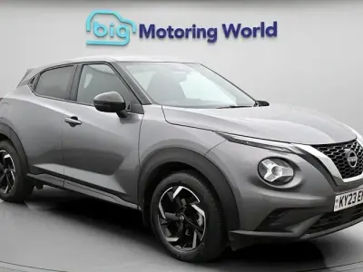 Usado Nissan Juke N-Connecta 114 CV (83 kW) 2023 Gris SUV