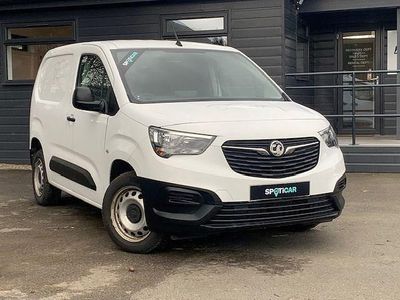 Second-hand Vauxhall Combo 100 CP (73 kW) 2021 Alb Monovolum