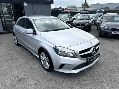 Używany Mercedes A180 2018 Srebrny Hatchback