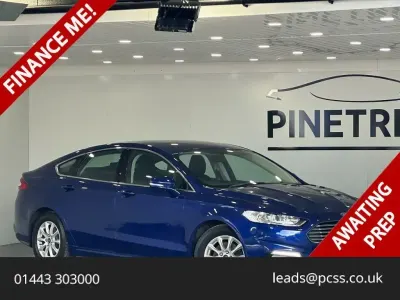 Używany Ford Mondeo Zetec 120 KM (88 kW) 2017 Niebieski Hatchback