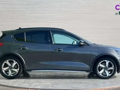 Gebraucht Ford Focus Active 125 PS (91 kW) 2020 Grau Kleinwagen