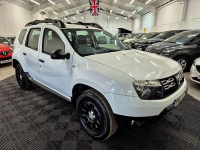 Used Dacia Duster Ambiance 110 HP (80 kW) 2015 White SUV