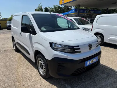 Used Peugeot Partner 100 HP (73 kW) 2024 White MPV