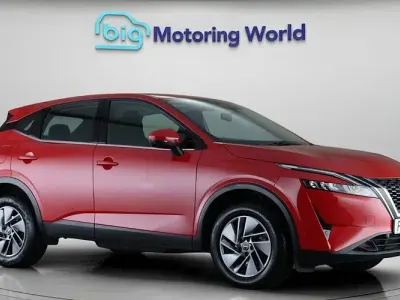 Used Nissan Qashqai Acenta Premium 140 HP (102 kW) 2023 Red SUV