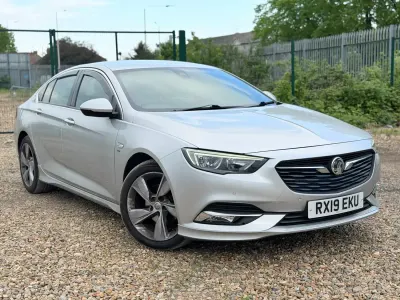 Second-hand Vauxhall Insignia SRi 165 CP (121 kW) 2019 Argintiu Hatchback