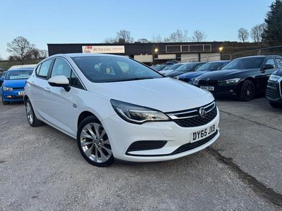Used Vauxhall Astra Design Edition 125 HP (91 kW) 2016 White Hatchback