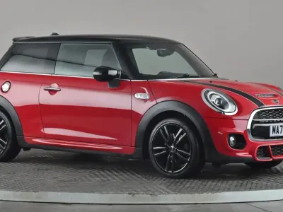 Usado Mini Cooper S Comfort 192 CV (141 kW) 2020 Rojo Utilitario