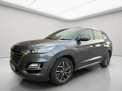Używany Hyundai Tucson Premium 185 KM (136 kW) 2019 Szary SUV