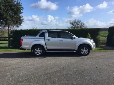 Używany Isuzu D-Max 136 KM (100 kW) 2012 Srebrny Pickup